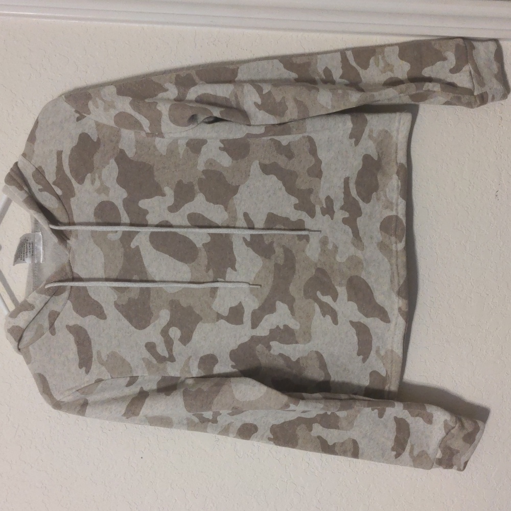 Lit 26 Women's Hooded Brown & Gray Camouflage Sweatshirt. Size M